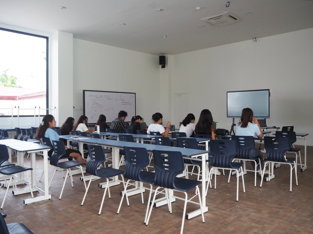 フィリピン留学 Cebu21 - EV La Mer Campus-Class room-1